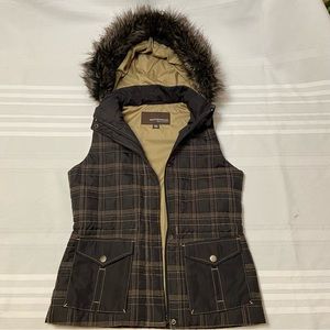 Women’s Black/Tan Vest-Contrasting Stitching -Removable Hood - Size S